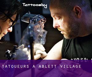 Tatoueurs à Ablett Village