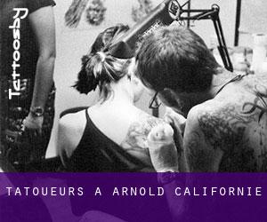 Tatoueurs à Arnold (Californie)