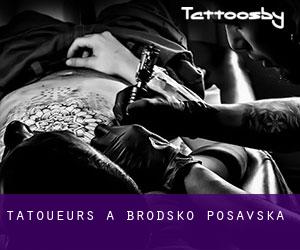 Tatoueurs à Brodsko-Posavska