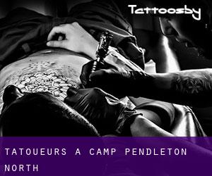Tatoueurs à Camp Pendleton North