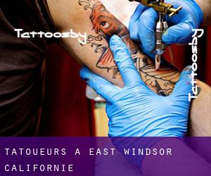 Tatoueurs à East Windsor (Californie)