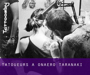 Tatoueurs à Onaero (Taranaki)
