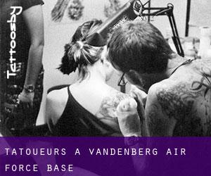 Tatoueurs à Vandenberg Air Force Base