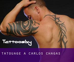 tatouage à Carlos Chagas